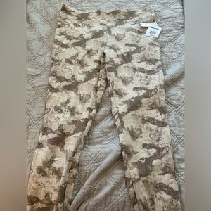 Wonderly Studio buttery soft leggings size XL new with tags